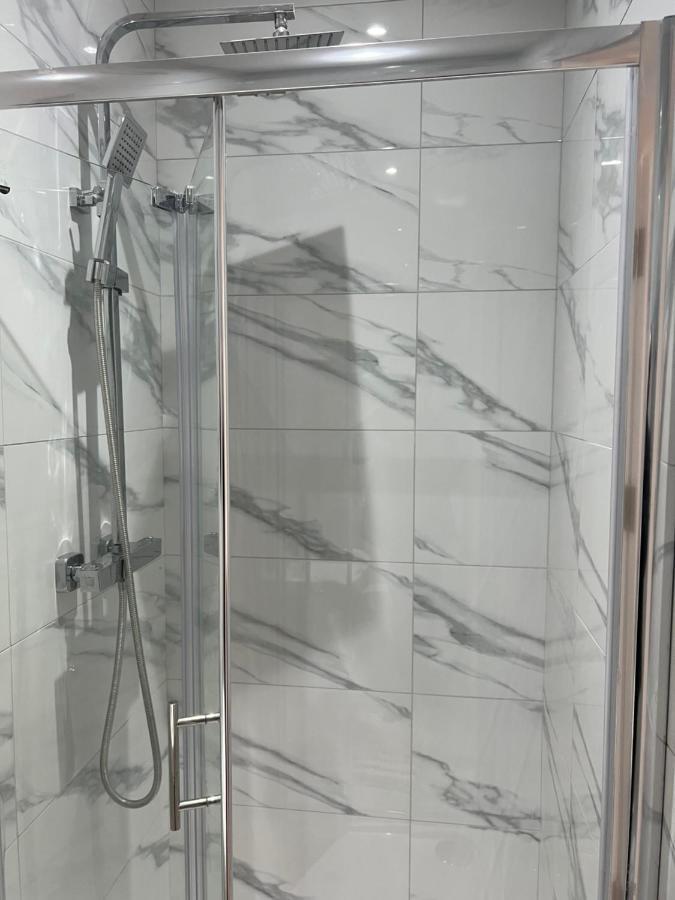 Park View Serviced Apartment - Next To Northolt Tube Station - Near Central London & Wembley Екстер'єр фото