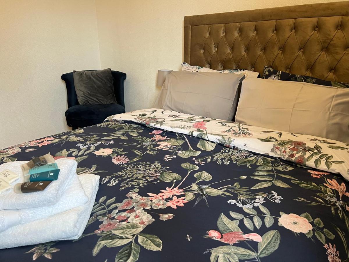 Park View Serviced Apartment - Next To Northolt Tube Station - Near Central London & Wembley Екстер'єр фото